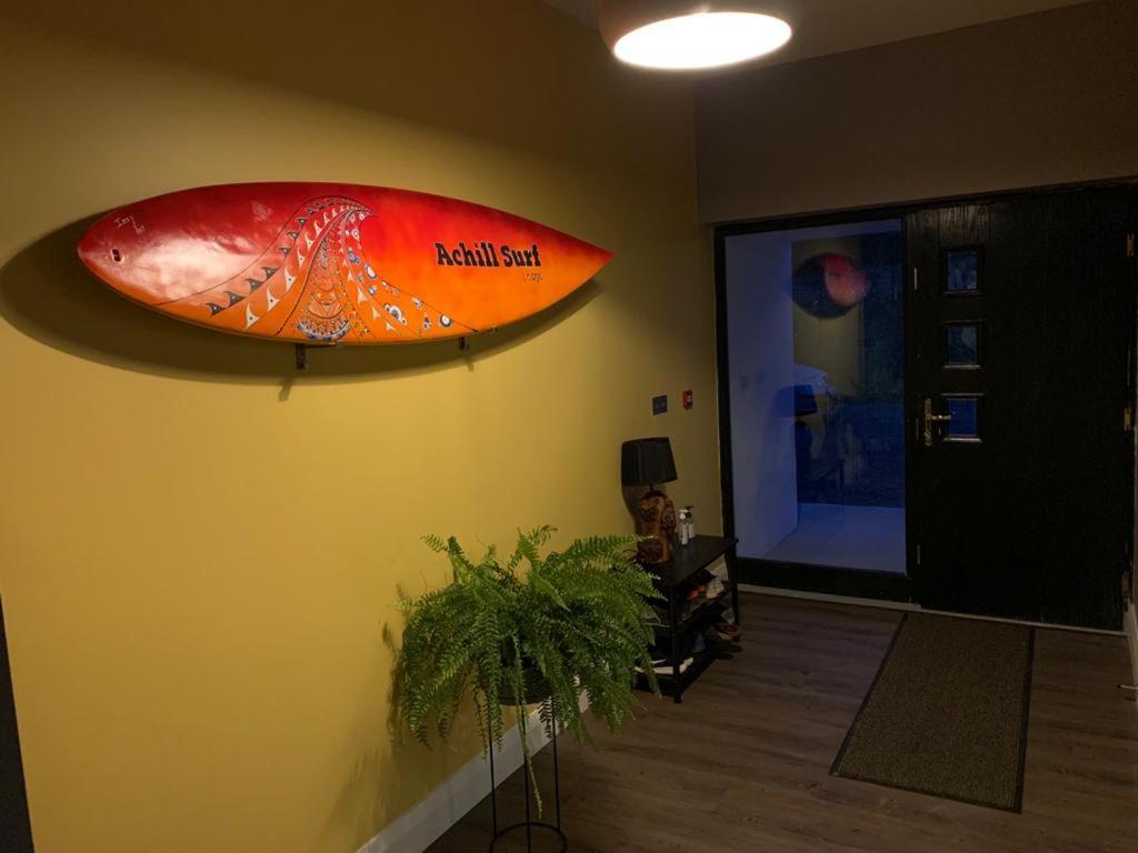 Хостел Achill Surf Centre Bellanasally Екстер'єр фото