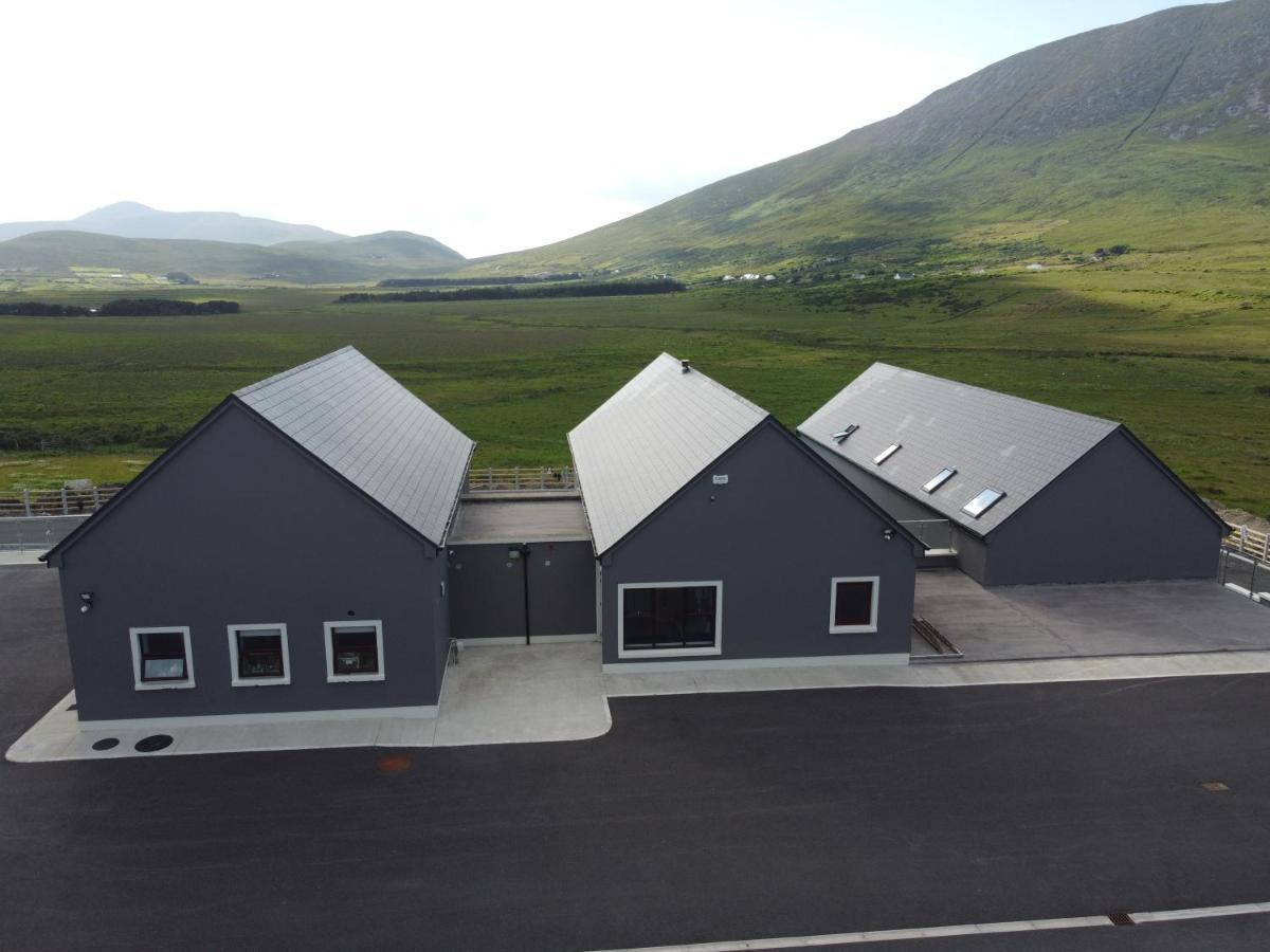 Хостел Achill Surf Centre Bellanasally Екстер'єр фото